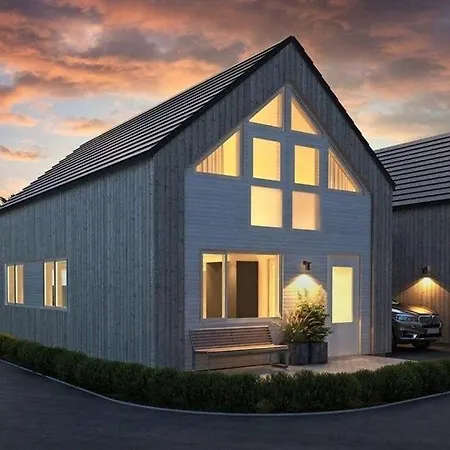 Moderne Hytte Rett Ved Sjoen, Familievennlig Beliggenhet I Aros * Kristiansand